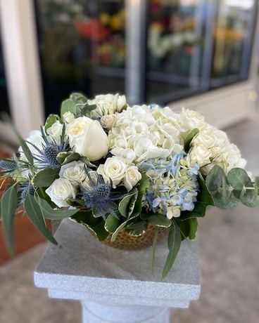 Golden Centerpiece Bowl Centerpiece