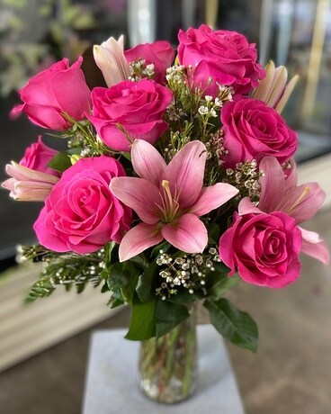 Pink Roses and Lilies Flower Bouquet Flower Arrangement