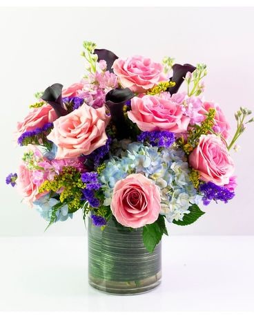 Magnifique Bouquet Flower Arrangement