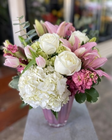 Elegant Blush Flower Bouquet Bouquet