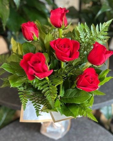 Roses Near Me [Free Delivery Options]