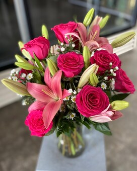 Pink Roses & Lilies