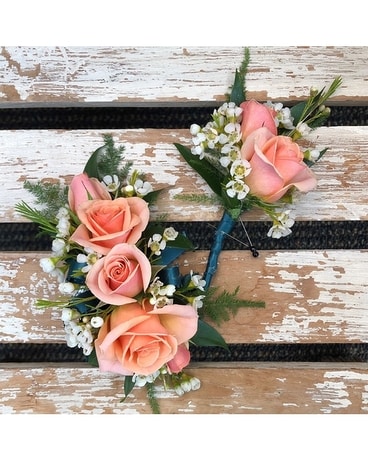 Sweetheart Rose Corsage or Boutonniere Corsage