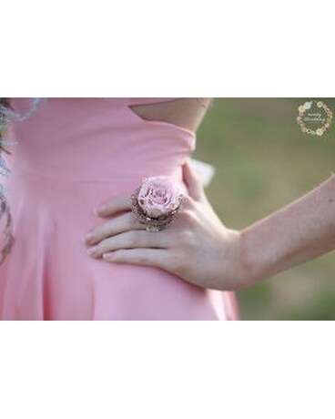 Pink Mini Rose Ring Flower Arrangement