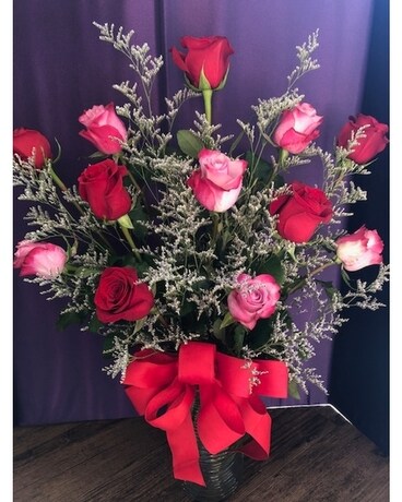 Beautiful Mixed  Roses Flower Arrangement