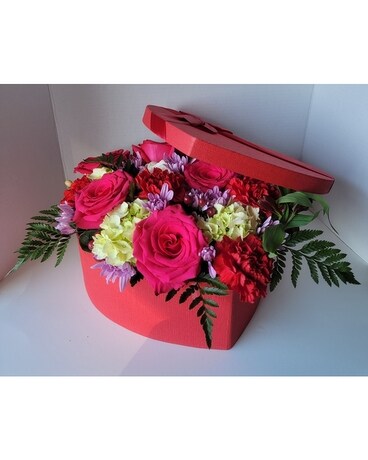 Romantic Mix Heart Hat Box Flower Arrangement