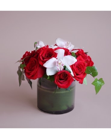 Anniversary Wishes Flower Arrangement