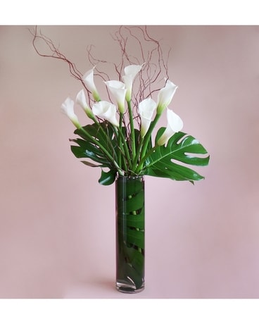 Simple Elegance Flower Arrangement