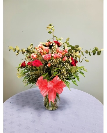 Loeffler's Dozen Spray Roses Vased Flower Arrangement