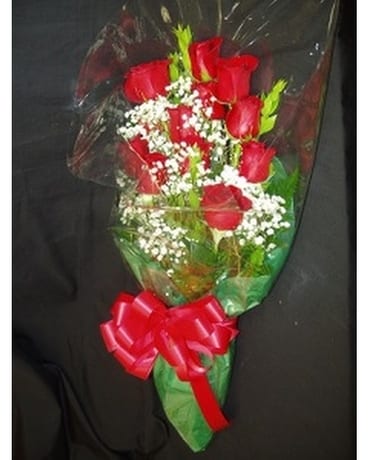 Presentation Bouquet - 12 Roses Flower Arrangement