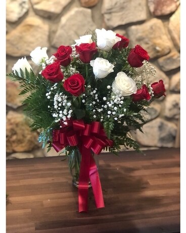 red & white  18 roses Flower Arrangement