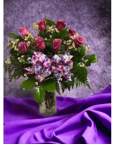 One Dozen Purple/Lavender Roses Flower Arrangement