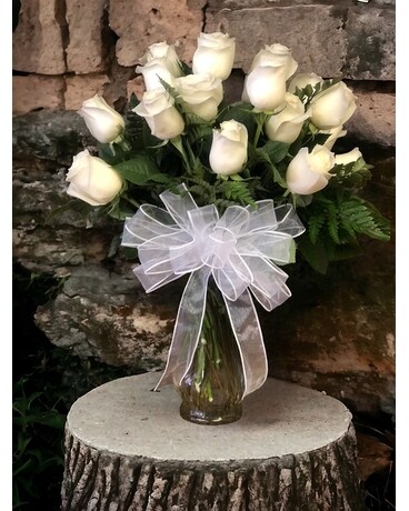 12 White Roses Flower Arrangement