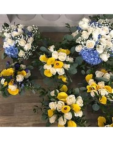 WEDDING PARTY Wedding Arrangement