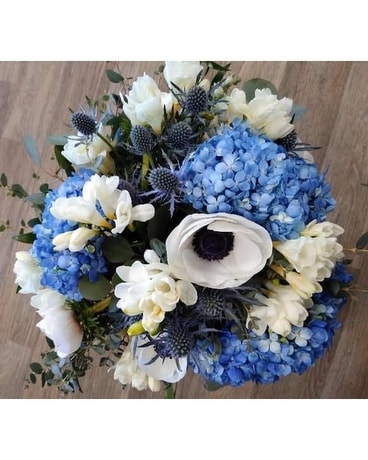 FLOWERS FOR THE WEDDING PARTY Wedding Arrangement