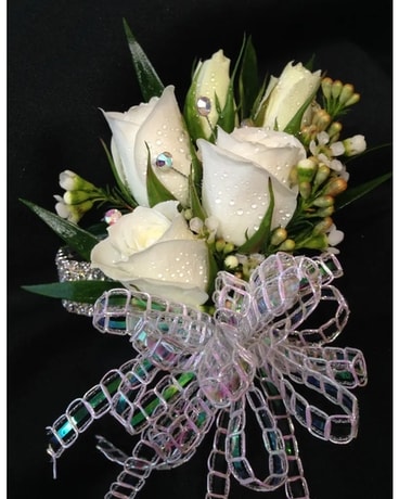 White Sweetheart Corsage – 110425 Corsage