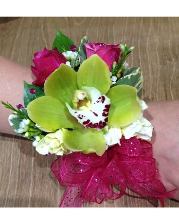 Mini Cymbidium Bloom Corsage – 40902 Corsage
