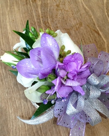 White and Purple Corsage – 41701 Corsage