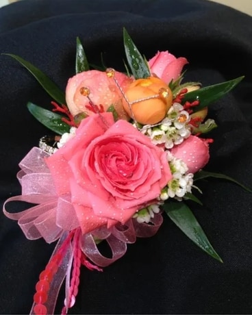 Pink and Orange corsage on gold wristlet – 41703 Corsage