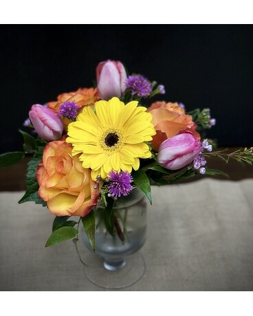 A Little Happy – 1046 Flower Arrangement