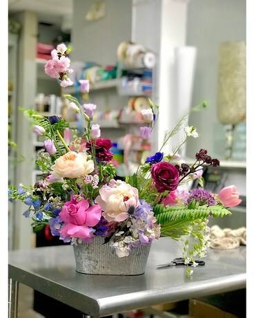 Granbury Flowers & Gifts - Town and Country Blooms Flower Arrangement