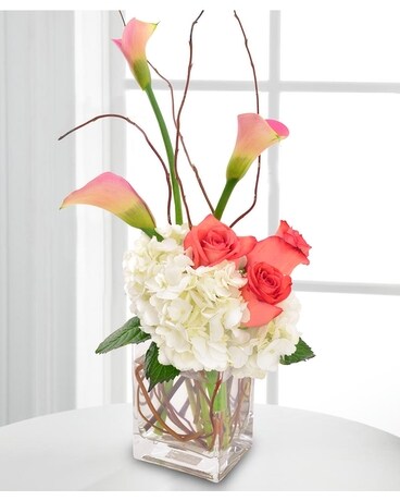 Granbury Flowers & Gifts - Modern Rose Flower Arrangement
