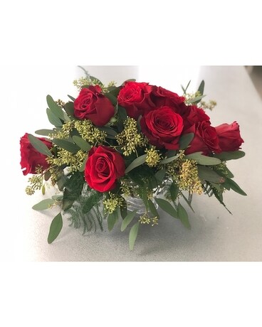Granbury Flowers & Gifts - Trendy Roses Flower Arrangement