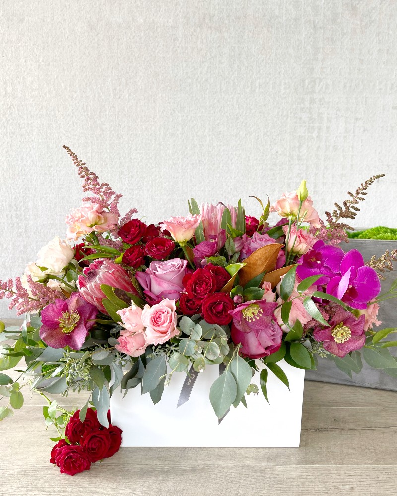 Garden Classic Deluxe Flower Arrangement