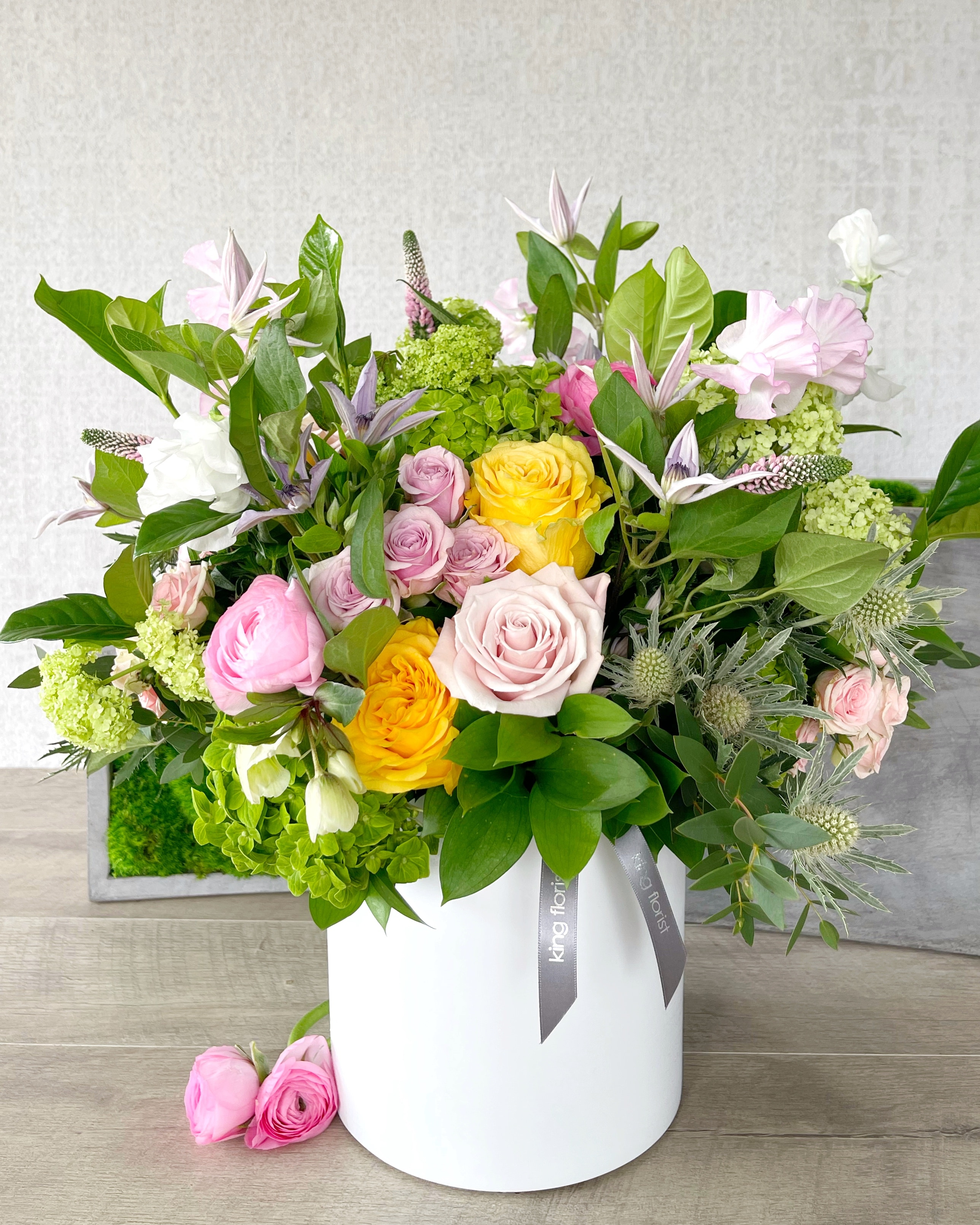 Spring Gathering Deluxe Flower Arrangement