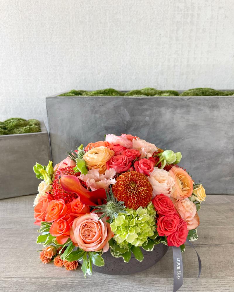 Goldenwood Pave Flower Arrangement