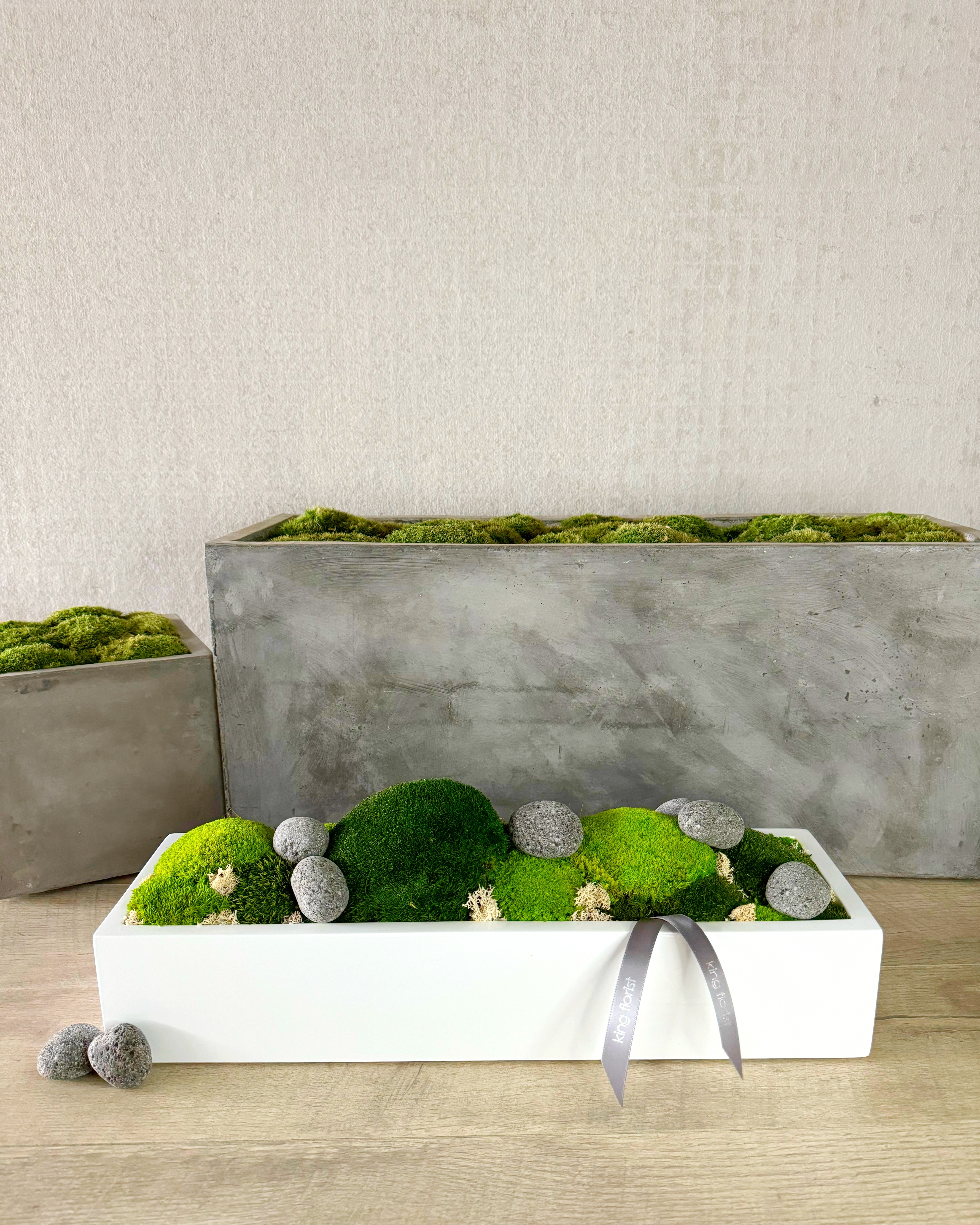 Rectangle Moss Pave Flower Arrangement