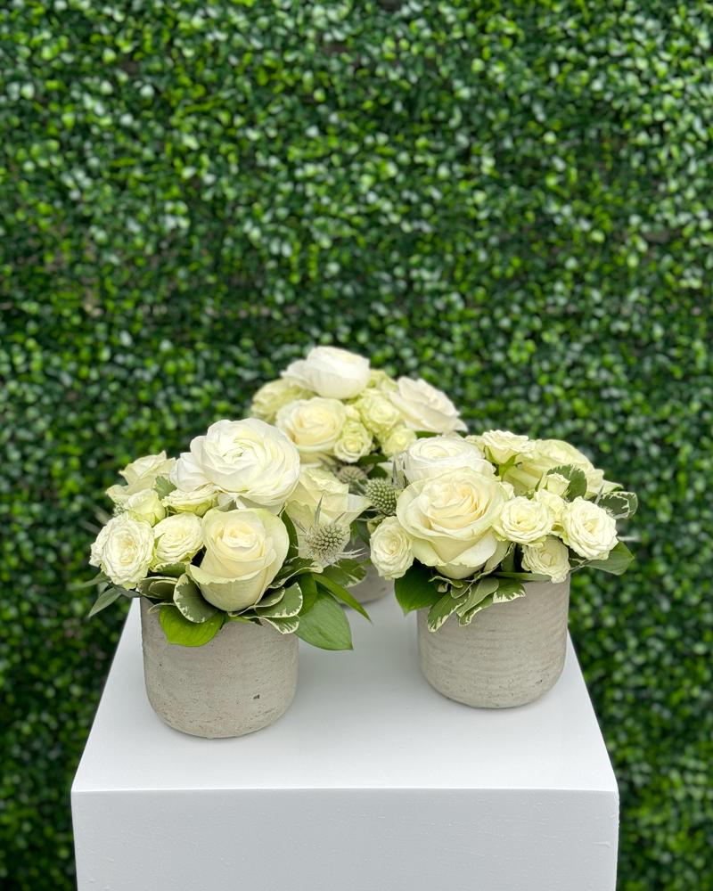 Table Runners for Cocktail Tables Flower Arrangement