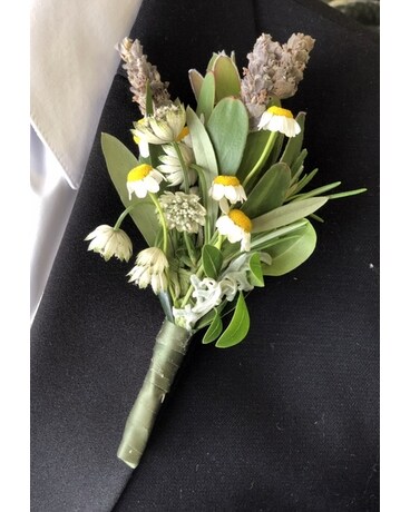 Meadow Boutonniere Boutonniere