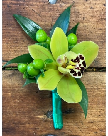 Emerald Boutonnière Boutonniere