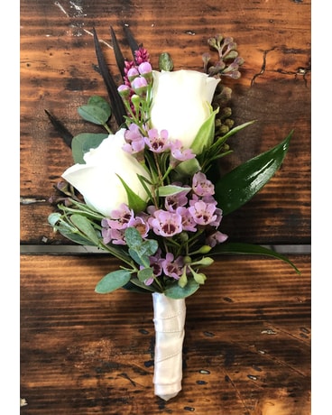 Garden Blush Boutonnière Boutonniere