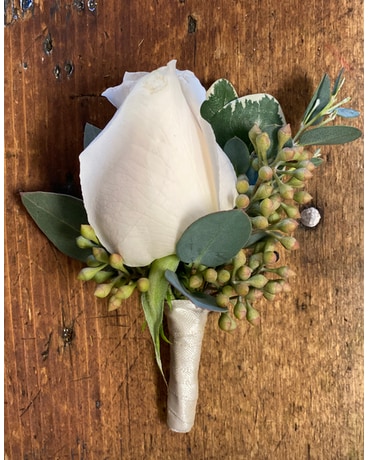 Classic Creme Boutonniere Boutonniere