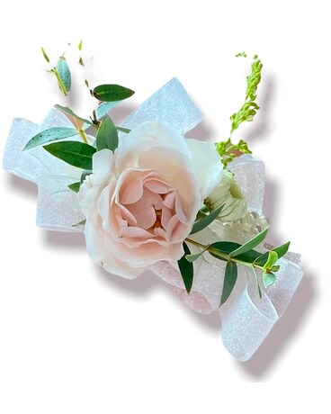 Pretty in light pink Flower Arrangement