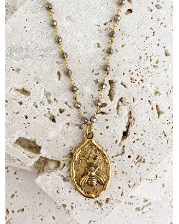 Queen Bee Necklace Flower Arrangement