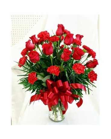 Castro's Mi Amor Flower Arrangement