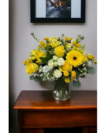 Sunny & Bright Flower Arrangement