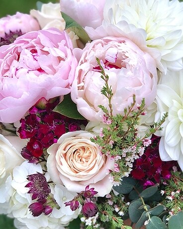 Bohemian - Artisan Florist Choice Flower Arrangement
