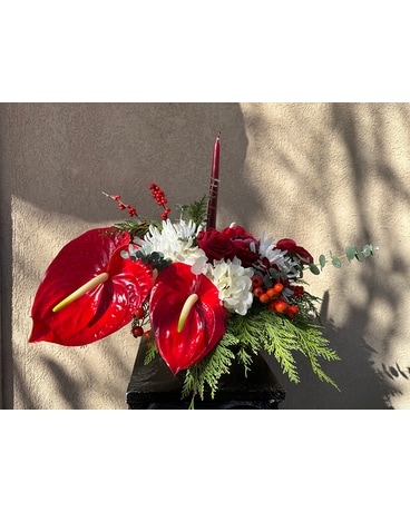 Holiday Delight Flower Arrangement