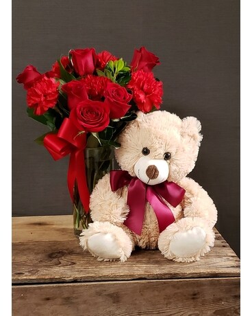 TCL's Beary Love set Flower Arrangement