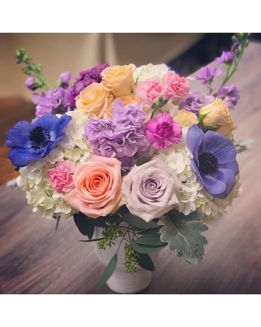 Bellevue Florist - Flower Delivery by Finishing Touch Florist & Gifts