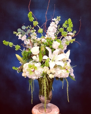 Monochromatastic Flower Arrangement