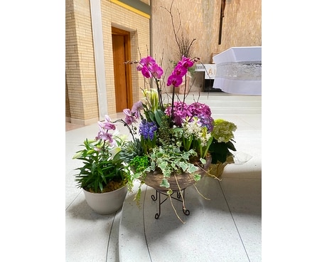 Holiday 11 Flower Arrangement