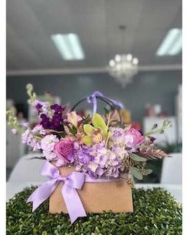 Harry's Sweet Love Flower Arrangement