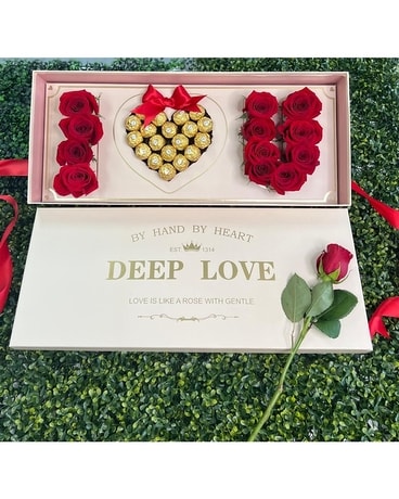 DEEP LOVE BOX Flower Arrangement