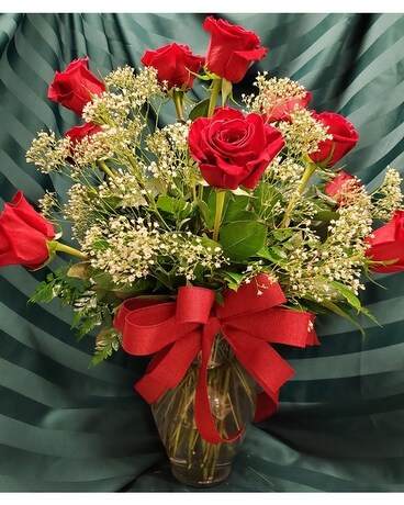 Woodland's Own Dozen Red Roses Flower Arrangement