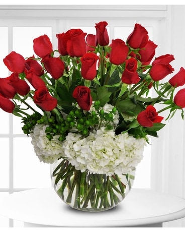 Luxe Roses & Hydrangea Flowers Flower Arrangement